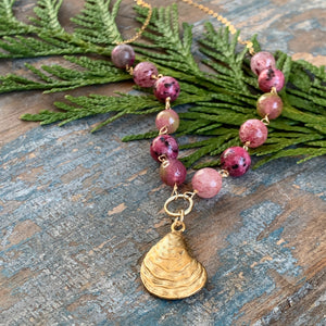 Seaside Necklace | Pink Stones with Oyster Pendant