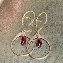 Juliet Earrings | Garnet
