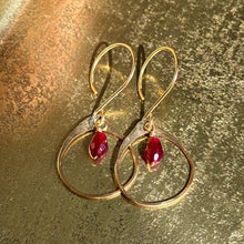 Juliet Earrings | Garnet