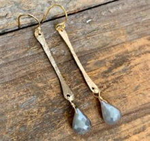 Verona Earrings / Moonstone