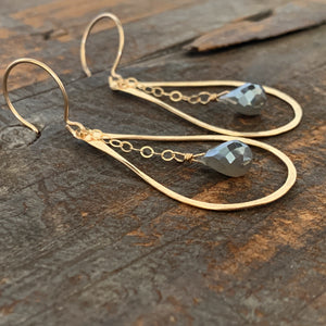 Mirage Earrings / Grey