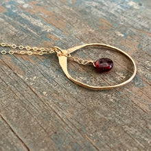 Lia Necklace / Garnet