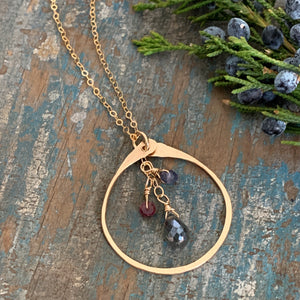 Mini Cali Necklace / Grey