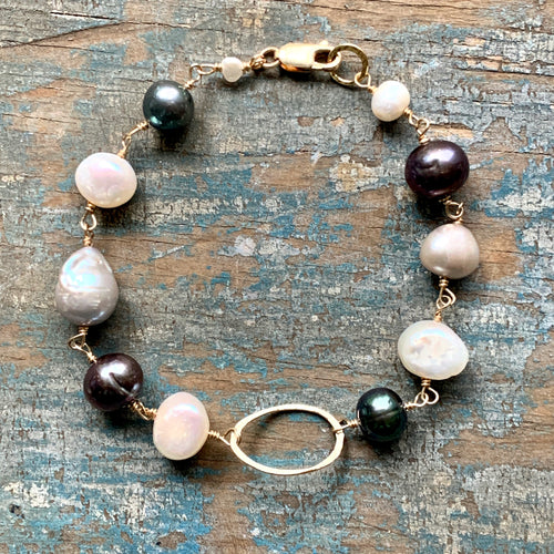 Gold Circle Pearl Bracelet