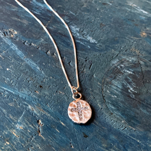 Cross Pendant Necklace / Silver