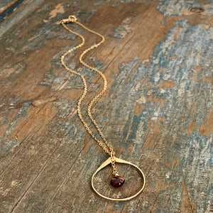 Lia Necklace / Garnet
