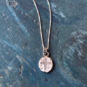Cross Pendant Necklace / Silver