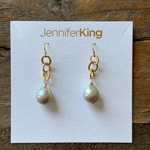Eve Earrings / Grey Pearl