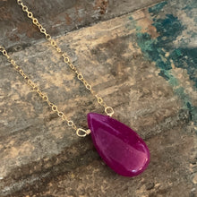 Allie Necklace / Magenta